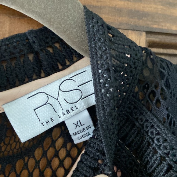 Ryse The Label  Elegant Black Lace Dress Overlay Size XLg fits more like a (L) - Picture 3 of 7